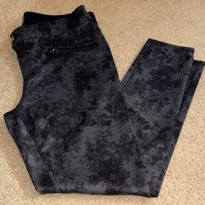 PETITES- Gray Floral Skinny Pants - Size 8P